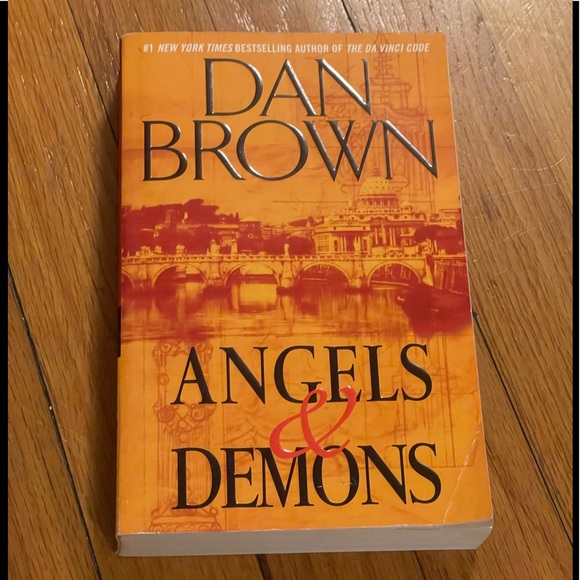 Dan Brown - Angels & Demons - Picture 1 of 5